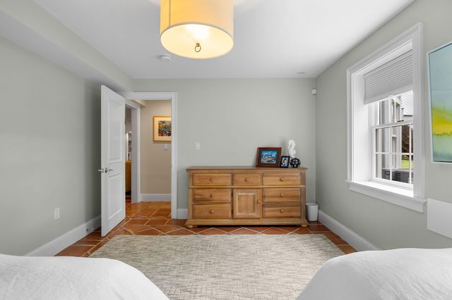 8 Bowsprit Point, Mashpee, MA 02649