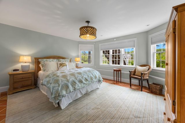 8 Bowsprit Point, Mashpee, MA 02649
