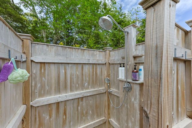 8 Bowsprit Point, Mashpee, MA 02649