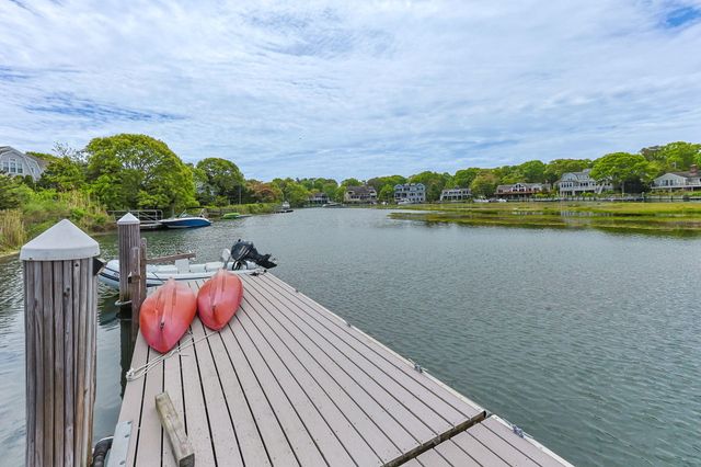 8 Bowsprit Point, Mashpee, MA 02649