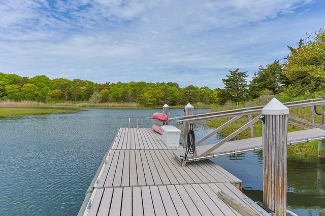 8 Bowsprit Point, Mashpee, MA 02649