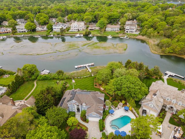 8 Bowsprit Point, Mashpee, MA 02649