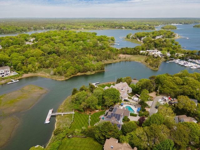 8 Bowsprit Point, Mashpee, MA 02649