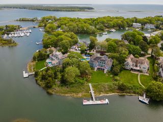 8 Bowsprit Point, Mashpee, MA 02649