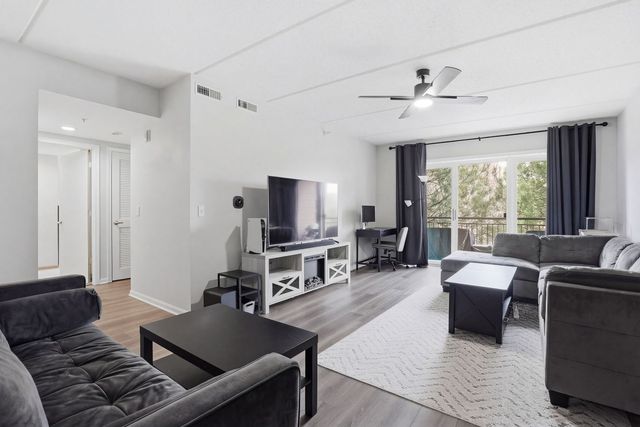 5055 Madison Street 402, Skokie, IL 60077