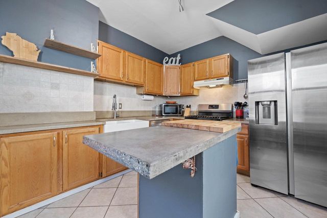 3328 Bartlett AVENUE, Milwaukee, WI 53211
