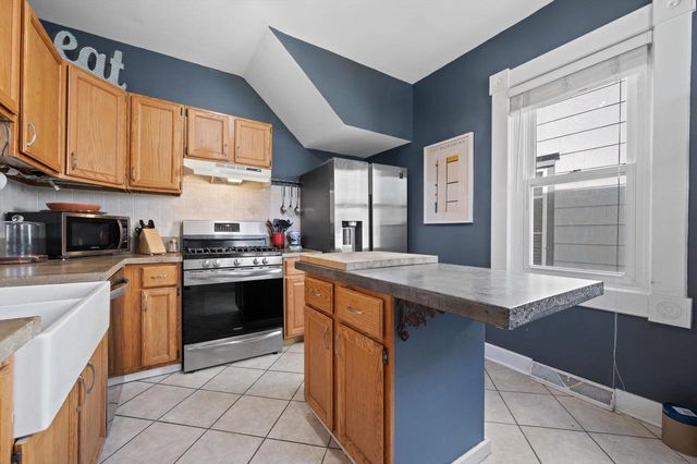 3328 Bartlett AVENUE, Milwaukee, WI 53211