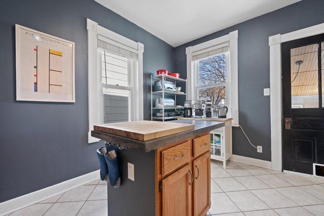 3328 Bartlett AVENUE, Milwaukee, WI 53211