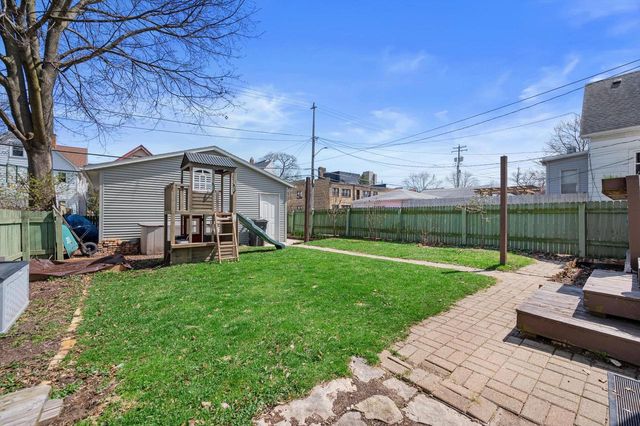 3328 Bartlett AVENUE, Milwaukee, WI 53211