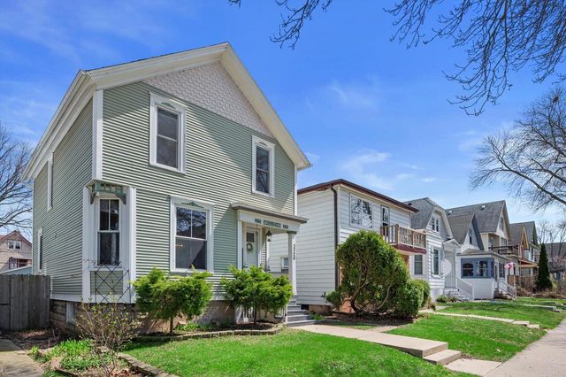3328 Bartlett AVENUE, Milwaukee, WI 53211