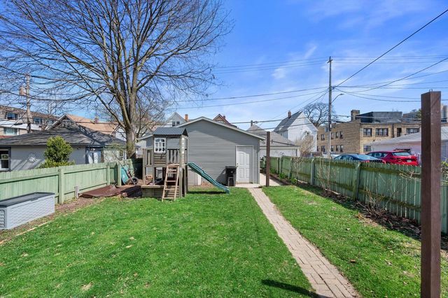 3328 Bartlett AVENUE, Milwaukee, WI 53211