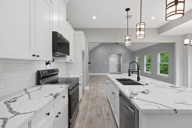 15011 Indian Hill Trail, Willis, TX 77378