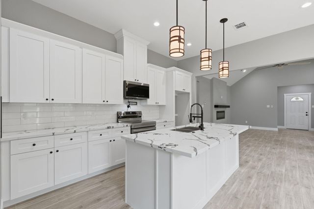 15011 Indian Hill Trail, Willis, TX 77378