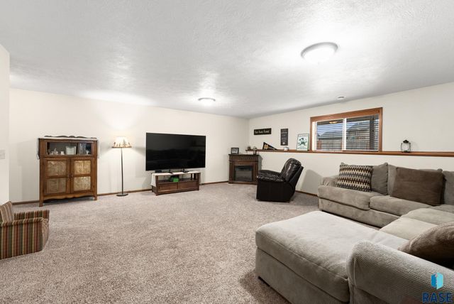 710 Fox Ct Court, Tea, SD 57064