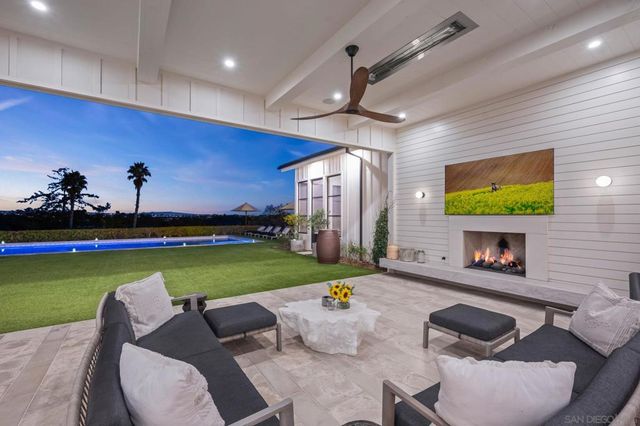 15550 El Camino Real, Rancho Santa Fe, CA 92067