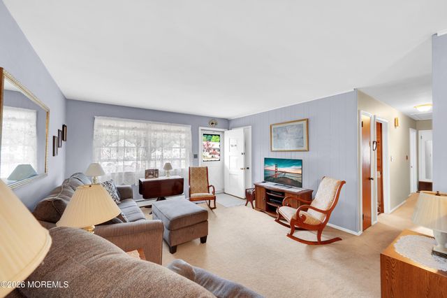 971 Stamler Drive, Toms River, NJ 08753