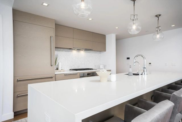 888 W E 2302, San Diego, CA 92101
