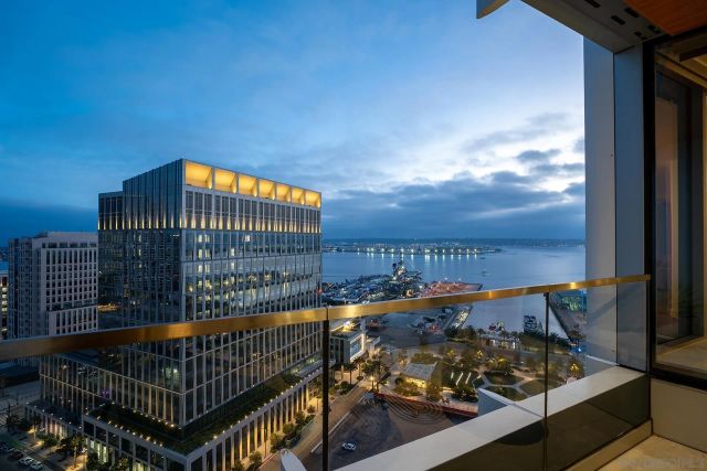 888 W E 2302, San Diego, CA 92101
