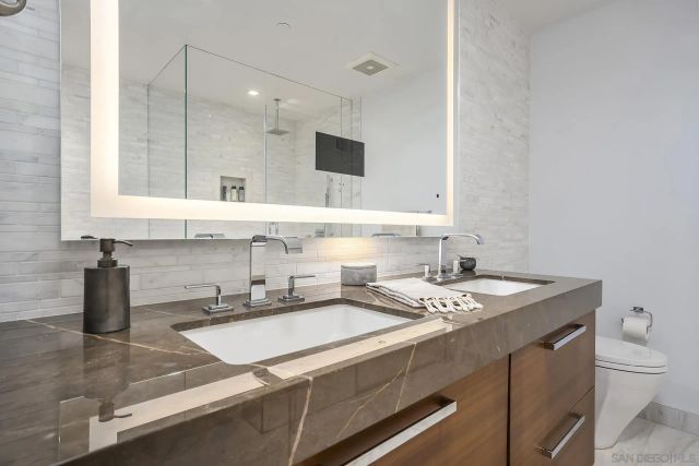 888 W E 2302, San Diego, CA 92101