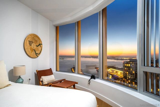 888 W E 2302, San Diego, CA 92101