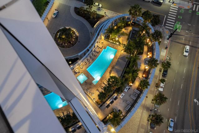 888 W E 2302, San Diego, CA 92101