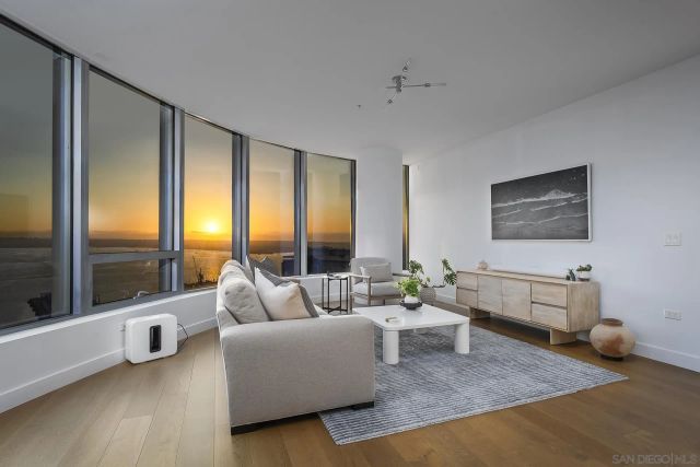 888 W E 2302, San Diego, CA 92101