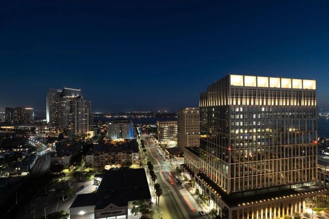 888 W E 2302, San Diego, CA 92101