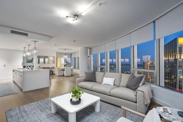 888 W E 2302, San Diego, CA 92101