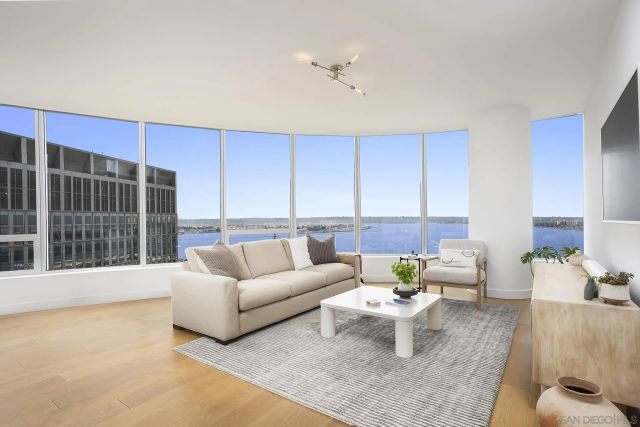 888 W E 2302, San Diego, CA 92101