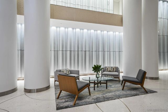888 W E 2302, San Diego, CA 92101