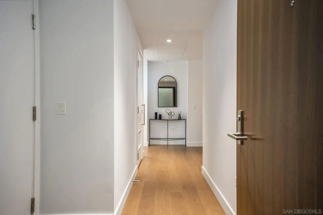 888 W E 2302, San Diego, CA 92101