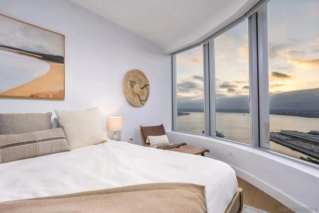 888 W E 2302, San Diego, CA 92101