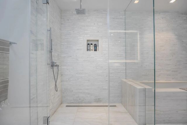 888 W E 2302, San Diego, CA 92101