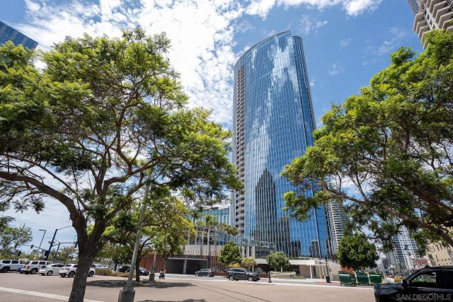 888 W E 2302, San Diego, CA 92101