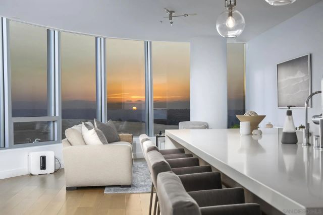 888 W E 2302, San Diego, CA 92101