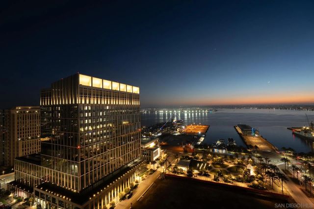 888 W E 2302, San Diego, CA 92101
