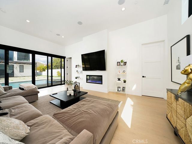 18852 CANYON CREST Drive, Villa Park, CA 92861