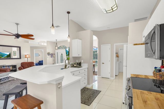 308 A St, St Augustine, FL 32080