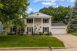 805 N CANTERBURY DRIVE, Appleton, WI 54915