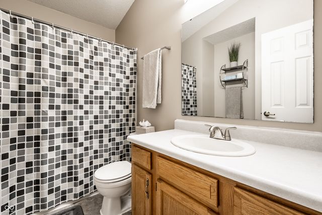 450 E Pine Ridge Drive, Westfield, IN 46074