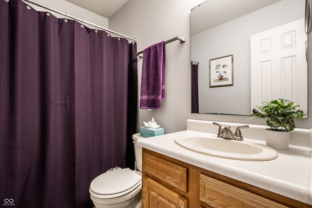 450 E Pine Ridge Drive, Westfield, IN 46074