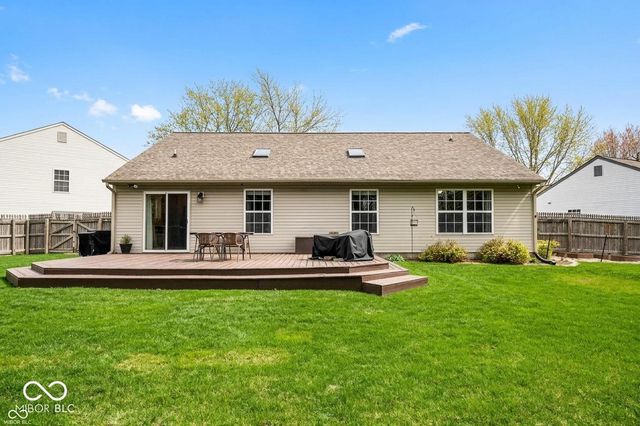 450 E Pine Ridge Drive, Westfield, IN 46074