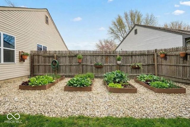 450 E Pine Ridge Drive, Westfield, IN 46074