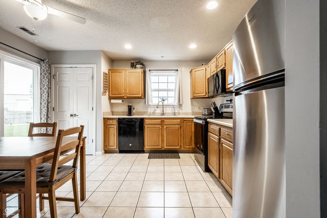 450 E Pine Ridge Drive, Westfield, IN 46074