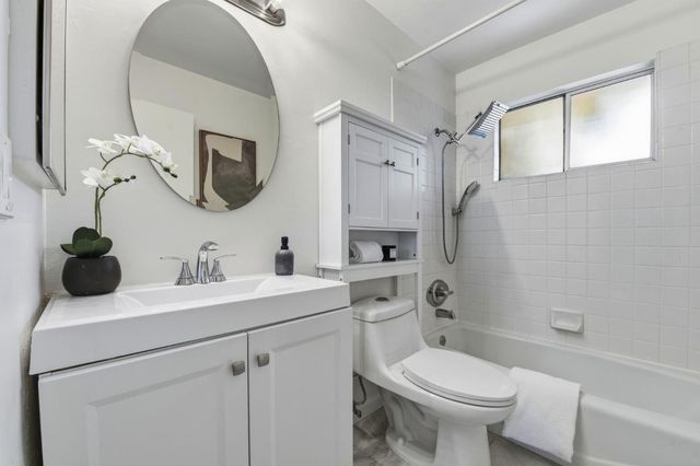 2047 Montecito Avenue 2, Mountain View, CA 94043