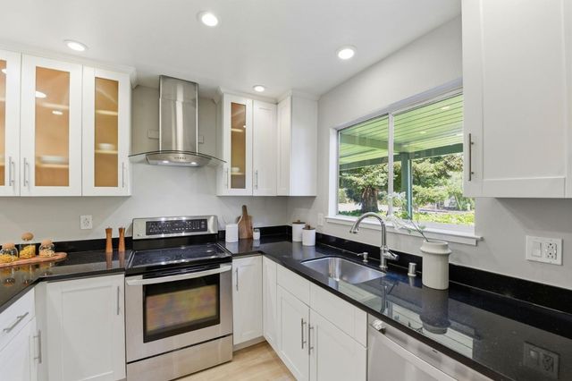 2047 Montecito Avenue 2, Mountain View, CA 94043