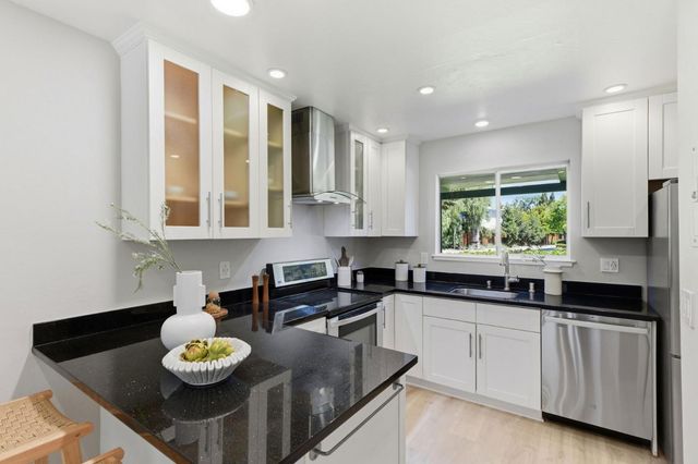2047 Montecito Avenue 2, Mountain View, CA 94043