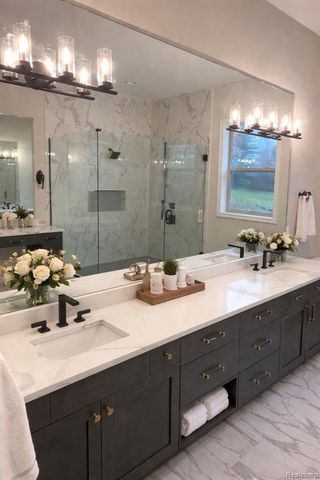 02 Bur Oak Lane, Oakland, MI 48363