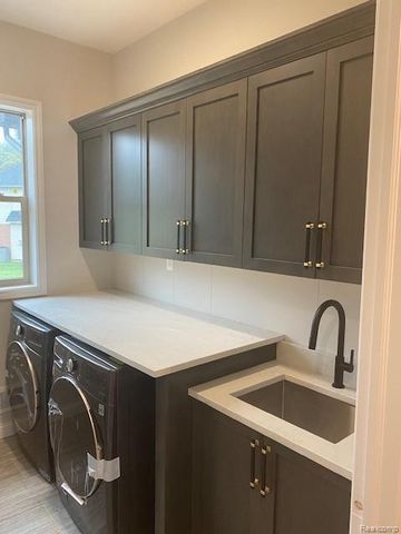 02 Bur Oak Lane, Oakland, MI 48363