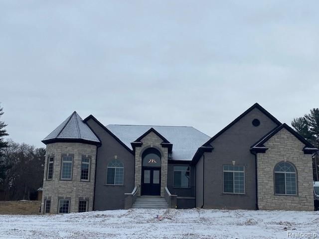 02 Bur Oak Lane, Oakland, MI 48363